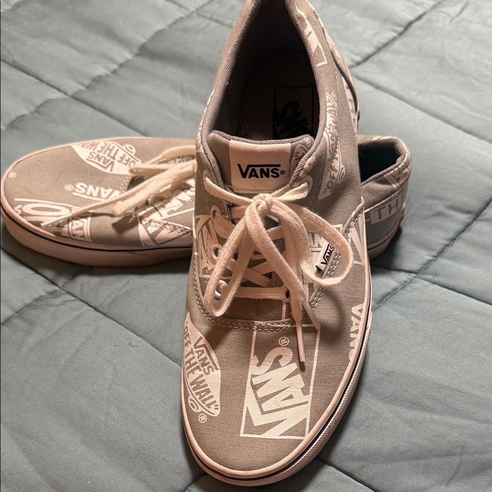Vans Gray Logo Slip-On Shoes - Picture 4 of 4